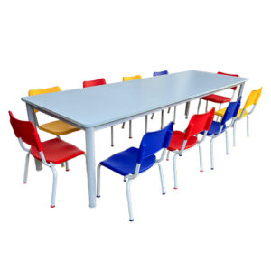 MESA RETANGULAR COM CADEIRAS